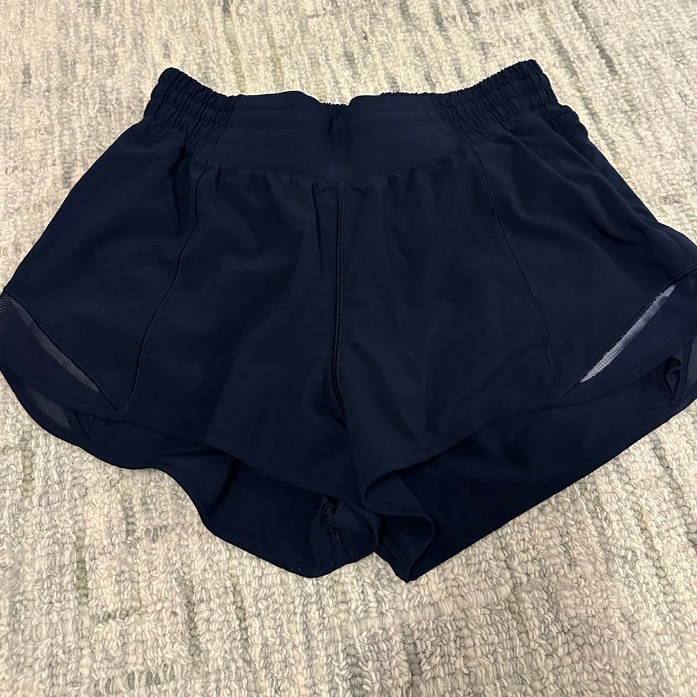 Lululemon Hotty Hot Shorts High Rise 2.5”